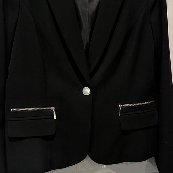 Calvin Klein Black Jacket w/Gold Detail Size 12 never worn pockets still sewn - Picture 4 of 6